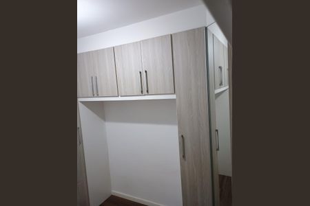Quarto de casa de condomínio para alugar com 2 quartos, 49m² em Aguassai, Cotia