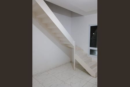 Sala de casa de condomínio para alugar com 2 quartos, 49m² em Aguassai, Cotia