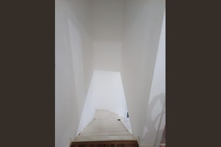 Casa de condomínio para alugar com 49m², 2 quartos e 1 vagaEscada