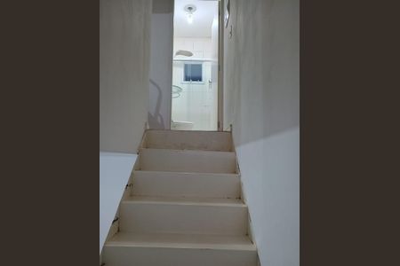 Casa de condomínio para alugar com 49m², 2 quartos e 1 vagaEscada