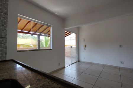 Casa de condomínio para alugar com 75m², 2 quartos e sem vagaCozinha 