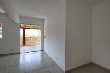 Casa de condomínio para alugar com 75m², 2 quartos e sem vagaSala