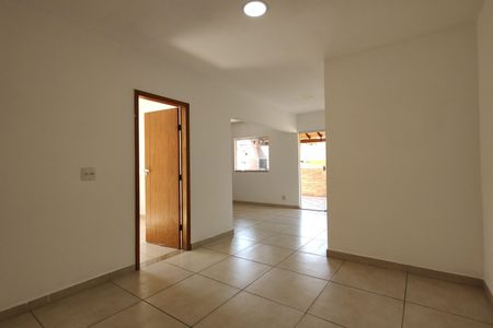 Casa de condomínio para alugar com 75m², 2 quartos e sem vagaSala