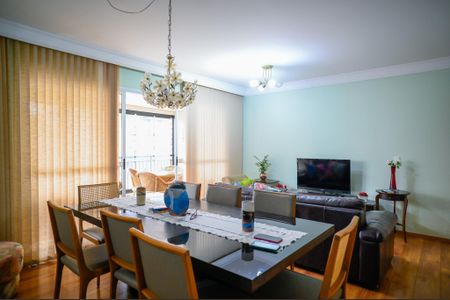 Apartamento à venda com 103m², 3 quartos e 2 vagas Apartamento à venda com 103m², 3 quartos e 2 vagasSala