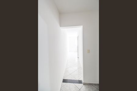 Corredor de casa para alugar com 2 quartos, 91m² em Jardim Maria Helena, Barueri