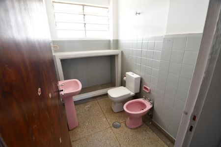 Apartamento para alugar com 100m², 2 quartos e sem vagaBanheiro