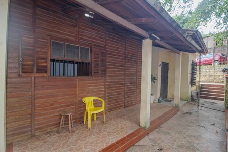 Casa à venda com 81m², 2 quartos e 2 vagas Casa à venda com 81m², 2 quartos e 2 vagasFachada