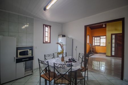 Casa à venda com 81m², 2 quartos e 2 vagas Casa à venda com 81m², 2 quartos e 2 vagasCozinha