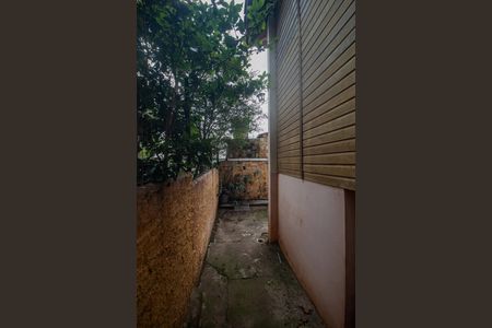 Casa à venda com 81m², 2 quartos e 2 vagas Casa à venda com 81m², 2 quartos e 2 vagasQuintal/Area de serviço