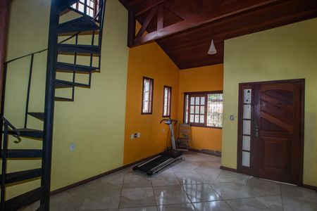 Casa à venda com 81m², 2 quartos e 2 vagas Casa à venda com 81m², 2 quartos e 2 vagasSala