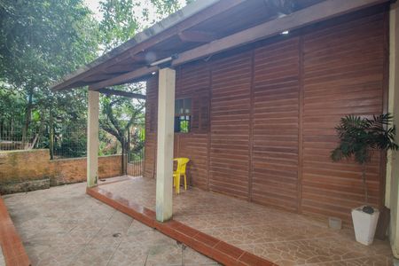 Casa à venda com 81m², 2 quartos e 2 vagas Casa à venda com 81m², 2 quartos e 2 vagasFachada