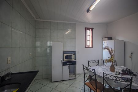 Casa à venda com 81m², 2 quartos e 2 vagas Casa à venda com 81m², 2 quartos e 2 vagasCozinha
