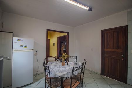 Casa à venda com 81m², 2 quartos e 2 vagas Casa à venda com 81m², 2 quartos e 2 vagasCozinha
