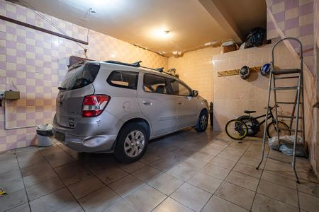 Garagem de casa à venda com 3 quartos, 144m² em Sumaré, São Paulo