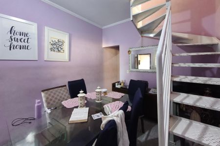 Casa à venda com 142m², 3 quartos e 2 vagasSala