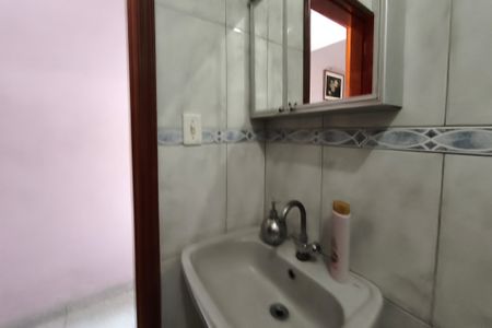 Casa à venda com 142m², 3 quartos e 2 vagasBanheiro