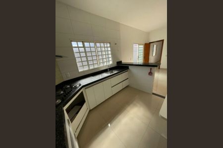 Cozinha de casa para alugar com 3 quartos, 200m² em Santa Mônica, Uberlândia