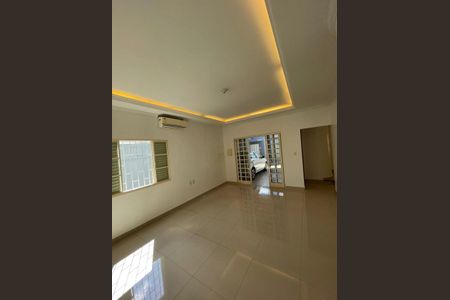 Sala de casa para alugar com 3 quartos, 200m² em Santa Mônica, Uberlândia