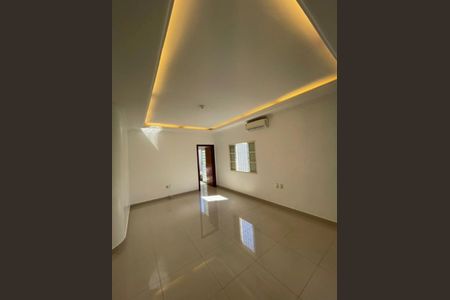 Casa para alugar com 3 quartos, 200m² em Santa Mônica, Uberlândia