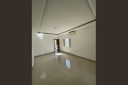 Sala de casa para alugar com 3 quartos, 200m² em Santa Mônica, Uberlândia