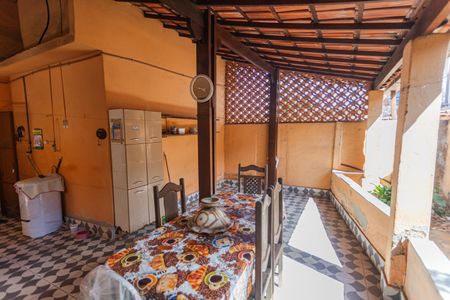 Casa à venda com 240m², 4 quartos e 1 vagaQuintal