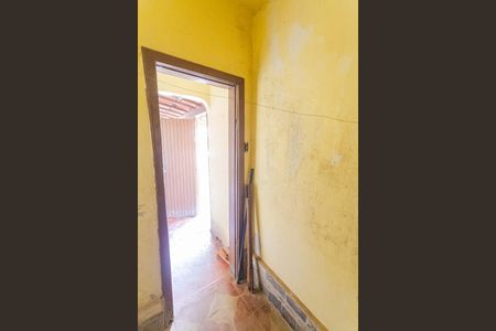 Casa à venda com 240m², 4 quartos e 1 vagaQuarto de Serviço da Casa de Fundos