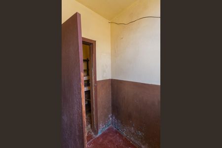 Casa à venda com 240m², 4 quartos e 1 vagaBanheiro Social da Casa de Fundos