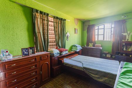 Casa à venda com 240m², 4 quartos e 1 vagaSuíte