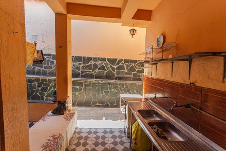 Casa à venda com 240m², 4 quartos e 1 vagaÁrea de Serviço