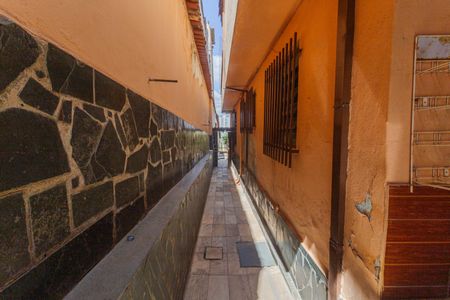 Casa à venda com 240m², 4 quartos e 1 vagaEntrada Lateral 2