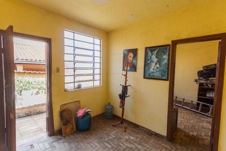 Casa à venda com 240m², 4 quartos e 1 vagaSala da Casa de Fundos