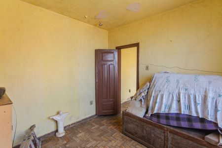 Casa à venda com 240m², 4 quartos e 1 vagaQuarto da Casa de Fundos