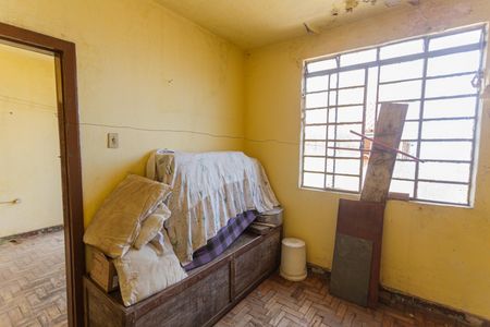 Casa à venda com 240m², 4 quartos e 1 vagaQuarto da Casa de Fundos