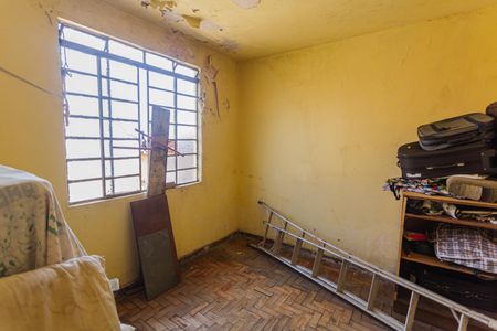 Casa à venda com 240m², 4 quartos e 1 vagaQuarto da Casa de Fundos