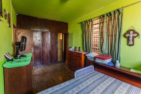 Casa à venda com 240m², 4 quartos e 1 vagaSuíte