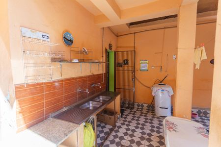 Casa à venda com 240m², 4 quartos e 1 vagaÁrea de Serviço