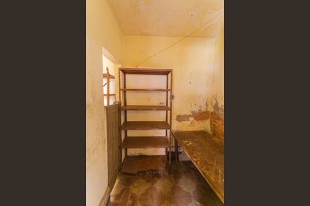 Casa à venda com 240m², 4 quartos e 1 vagaQuarto de Serviço da Casa de Fundos