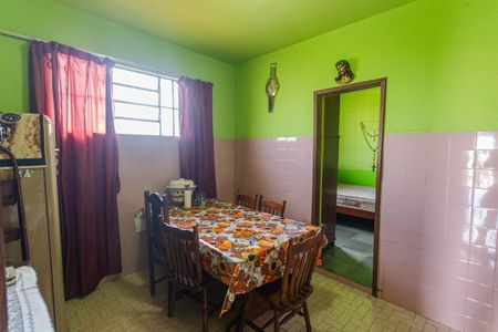 Casa à venda com 240m², 4 quartos e 1 vagaCopa