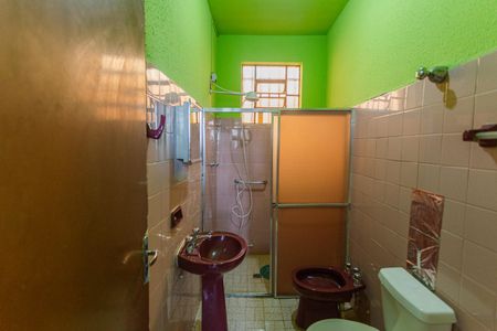 Casa à venda com 240m², 4 quartos e 1 vagaBanheiro Social