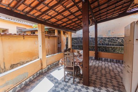 Casa à venda com 240m², 4 quartos e 1 vagaQuintal