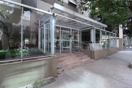 Apartamento para alugar com 134m², 3 quartos e 2 vagasFachada