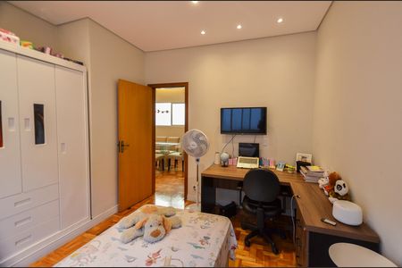 Casa para alugar com 7 quartos, 400m² em Pompéia, Belo Horizonte