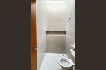 Casa à venda com 140m², 3 quartos e 2 vagasBanheiro 