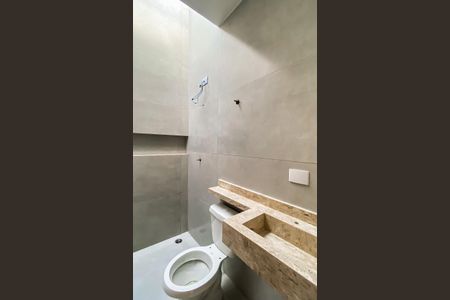 Casa à venda com 140m², 3 quartos e 2 vagasBanheiro 