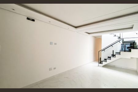 Casa à venda com 140m², 3 quartos e 2 vagasSala