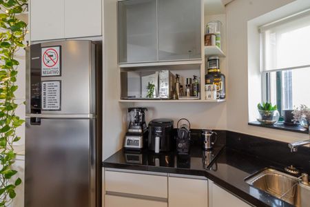 Cozinha de apartamento para alugar com 1 quarto, 40m² em Itaim Bibi, São Paulo