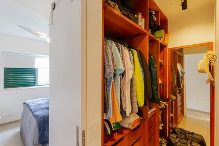 Apartamento à venda com 40m², 1 quarto e 1 vaga Apartamento à venda com 40m², 1 quarto e 1 vagaCloset da suíte