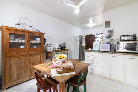 Casa à venda com 188m², 3 quartos e 2 vagasCozinha