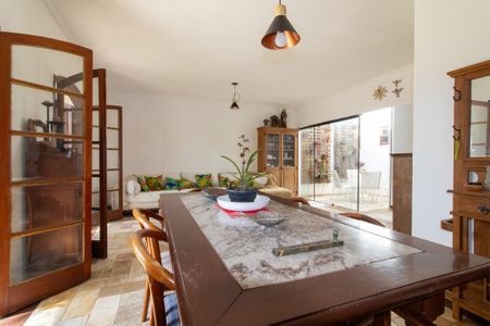 Casa à venda com 188m², 3 quartos e 2 vagasSala