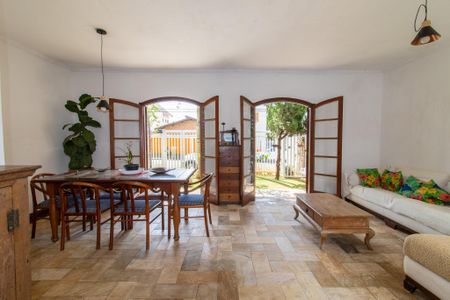 Casa à venda com 188m², 3 quartos e 2 vagasSala